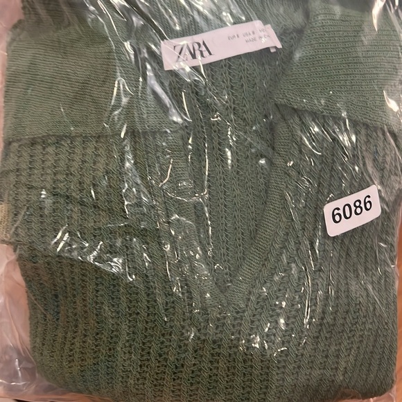 Zara | V-Neck | Collared Sweater | Green | Size Small | Never Worn - Picture 11 of 11